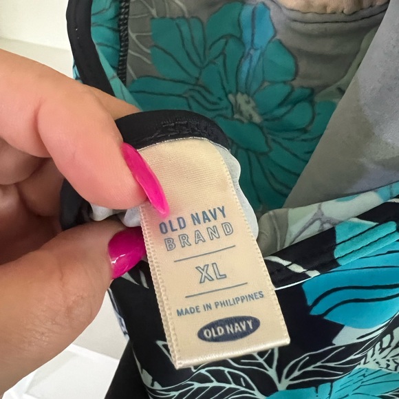 Old navy tankini top - Picture 2 of 3